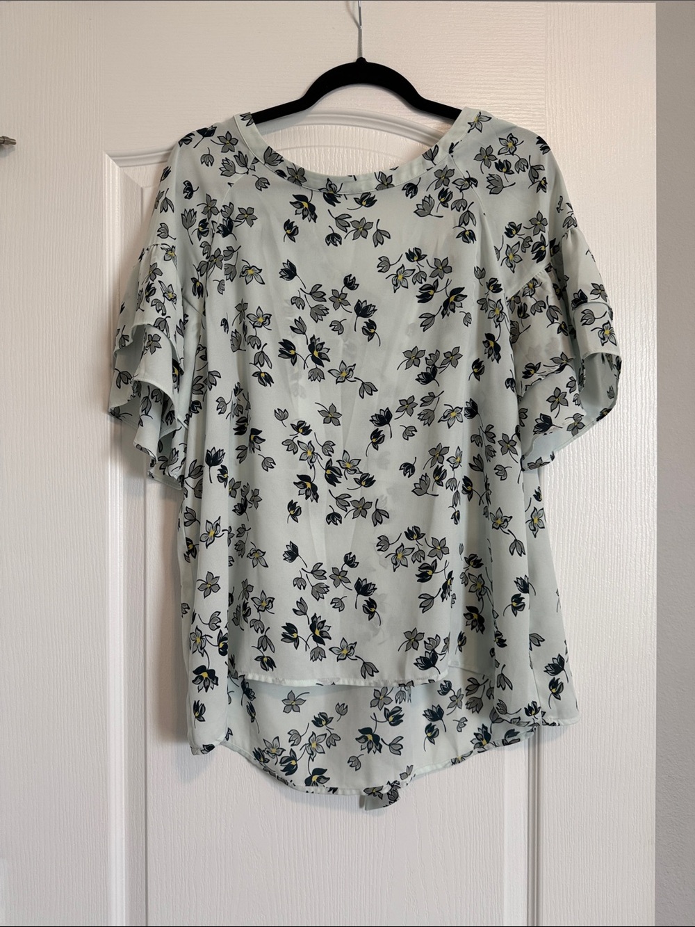 LOFT Light Sage Floral Flutter Sleeve Blouse